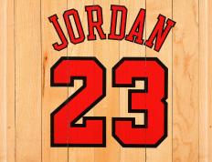 Faker重返赛场，爆冷首场状态出色，中国队观众沸腾！再创辉煌时刻